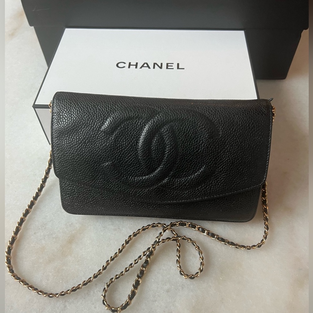 Chanel wallet on chain